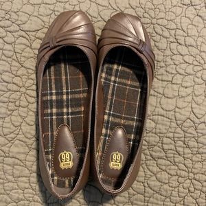 Women’s Easley brown flats sz 9M ROUTE 66